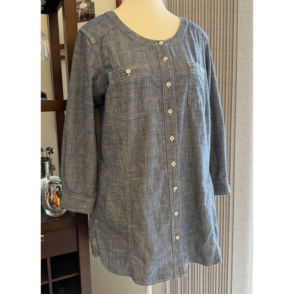 Duluth Trading Free Range Button Up Chambray Medium Blue Tunic Top M - Picture 2 of 5